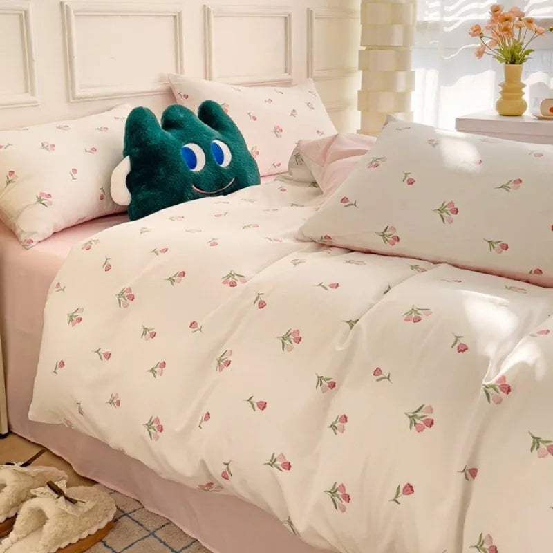 New 3-Piece Floral Print Bedding Set – Duvet Cover + 2 Pillowcases (No Padding)